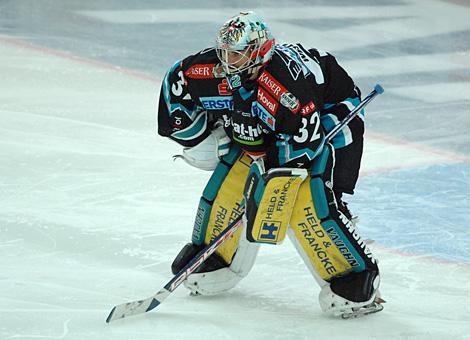 #32 Alex Westlund, Tormann, EHC Liwest Black Wings Linz