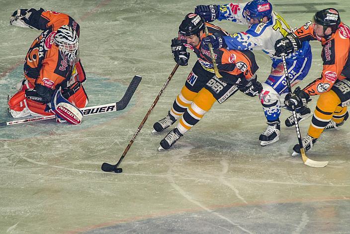 Pavel Netsak, Mike Shea, Thomas Pfeffer alle BWL, Sean Selmser VSV. 4. Finale in Villach um den Meistertitel EC VSV - Black Wings Linz