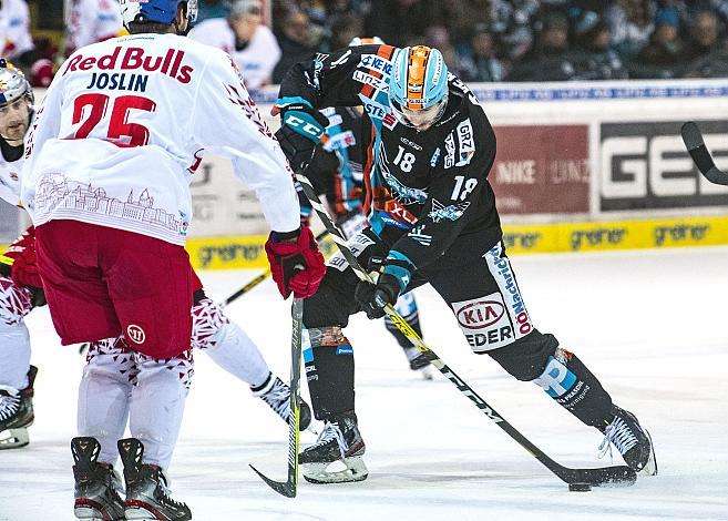 Im Bild: Valentin Leiler (EHC Liwest Black Wings Linz) Eishockey,  EHC Liwest Black Wings Linz vs Red Bull Salzburg