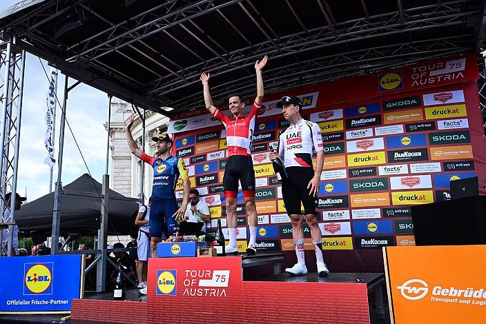 Podest Gesamtwertung, 3. Platz Bauke Mollema (NED, Lidl - Trek), Sieger 75. Lidl Tour of Austria Gregor Mühlberger (AUT, Austria), 2. Platz Kevin Vermaerke (USA, UAE Team Emirates)