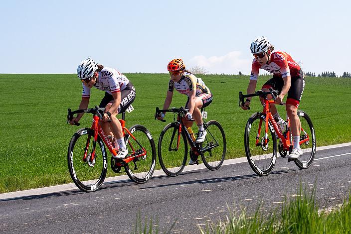 Damen Ausreiser  2. Platz Kathrin Schweinberger (AUT ÖAMTC Radclub Tirol), Siegerin Christina Schweinberger (AUT ÖAMTC Radclub Tirol) Damen Radliga, 69. Kirschblütenrennen Wels, Oberösterreich