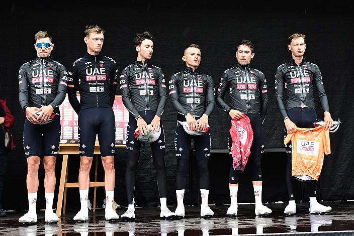 Team UAE Team Emirates mit Rundfahrtssieger Diego Ulissi (ITA, UAE Team Emirates), Felix Grossschartner (AUT, UAE Team Emirates) 73. Tour of Austria, ME 2.1 5 Etappe  Kufstein, Patscherkofel Kondulenzfahrt