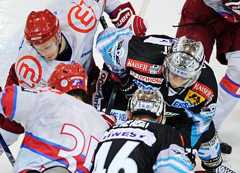 Christoph Ibounig und Matthias Schwab Liwest Black Wings Linz vs. HK Acroni Jesenice