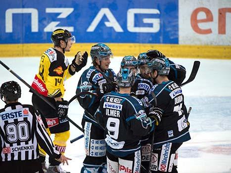 Linz feiert, EHC Liwest Black Wings Linz vs UPC Vienna Capitals