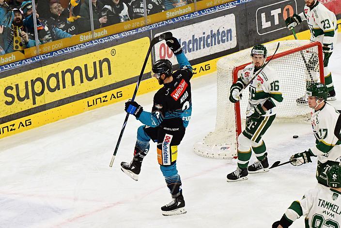 Greg Moro (Steinbach Black Wings Linz) feiert das Tor zum 3 zu 0, 45. Runde ICE, Steinbach Black Wings Linz vs FTC-Telekom, Linz AG Eisarena