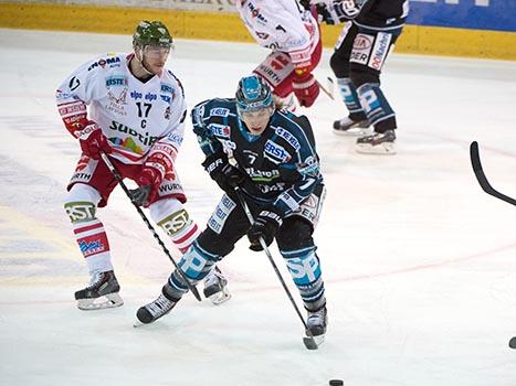 Brian Lebler, Linz und Alexander Egger, Bozen EHC Liwest Black Wings Linz vs HCB Suedtirol, 7. Viertelfinale