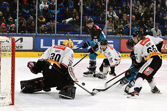 Tormann Alex Caffi (Pioneers Vorarlberg), Julian Pusnik (Steinbach Black Wings Linz), Stefan Gaffal (Steinbach Black Wings Linz), 27. Runde ICE, Steinbach Black Wings Linz vs Pioneers Vorarlberg, Linz AG Eisarena 
