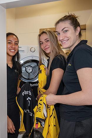 v.l. Harlee Kekauoha (Oberbank Steelvolleys Linz Steg), Silvie Pavlova (Oberbank Steelvolleys Linz Steg), Brooke Botkin (Oberbank Steelvolleys Linz Steg), Das Damen Team der Oberbank Steelvolleys Linz Steg