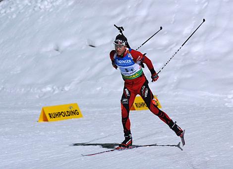 #5-4 Ole Einar Bjoerndalen, Schlusslaeufer, Team Norwegen, der Siegerstaffel.