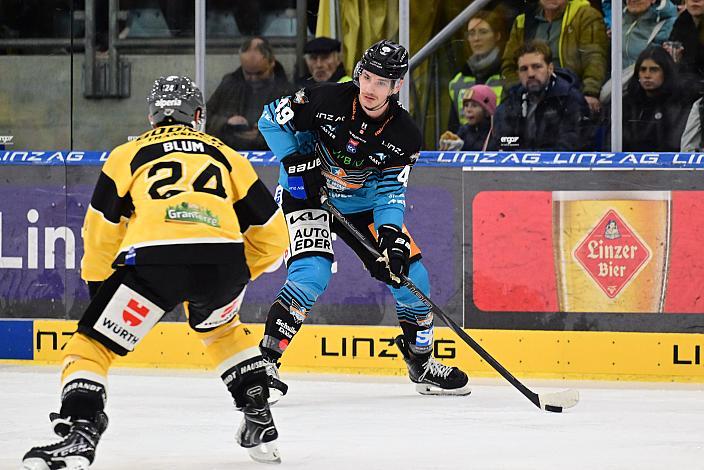 Jon Blum (HC Pustertal Wölfe), Graham Knott (Steinbach Black Wings Linz) 19. Runde ICE, Steinbach Black Wings Linz vs HC Pustertal Wölfe, Linz AG Eisarena 