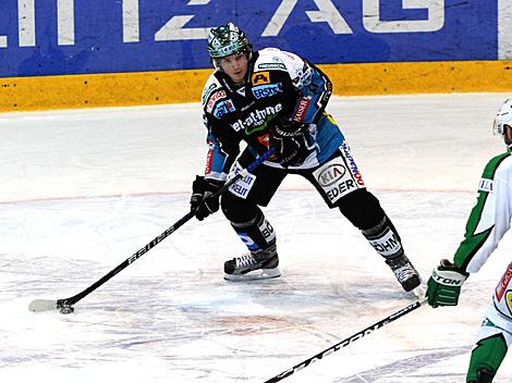 Danny Irmen, Stuermer, EHC Liwest Black Wings Linz vs. HDD Tilia Olimpija Ljubljana 