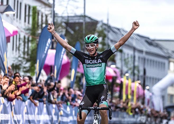 Sieger Felix Grossschartner (AUT, Bora - Hansgrohe) Wels Innenstadtkriterium