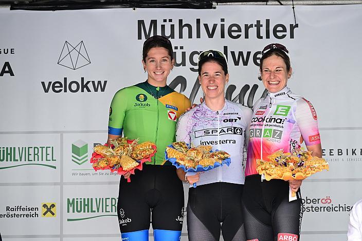Podest 2. Platz Therese Feuersinger (AUT, URC Ebbs), Siegerin Rahel Aschwanden(SUI, SPAT CTO Woman), 3. platz Lydia Ventker (GER, RSG Team Cookina ARBÖ ASKÖ Graz/ RSV Gütersloh 1931 e.V), Damen Elite, U23, Cycling League Austria Radliga, Mühlviertler Hügelwelt Classic Elite Damen, Königswiesen, OÖ
