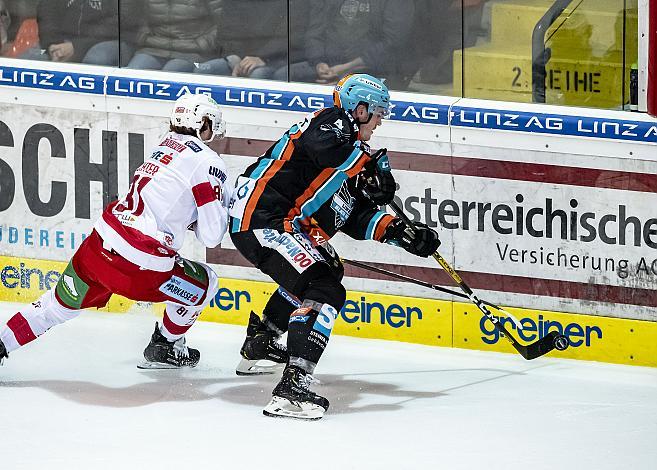 Im Bild: Marco Richter (EC KAC), Matt Finn (EHC Liwest Black Wings Linz) Eishockey,  EHC Liwest Black Wings Linz vs EC KAC