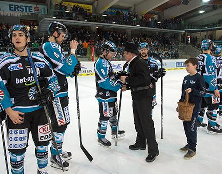 Jason Ulmer (EHC Liwest Black Wings Linz) der Rauchfangkehrer, EHC Liwest Black Wings Linz vs HC Orli Znojmo