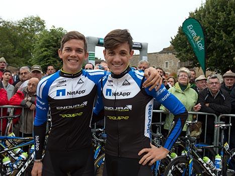 Patrick Konrad und Gregor Muehlberger, am Start von Paris - Tours, Radrennen, Paris - Tours