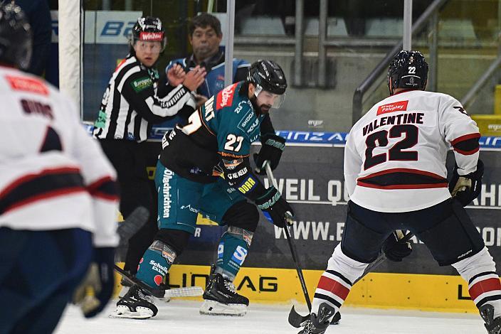 Shawn St.Amant (Steinbach Black Wings Linz), Scott Valentine (Milano HC), 2. Runde ICE, Steinbach Black Wings Linz vs Milano Hockey Club, Linz AG Eisarena 