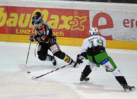 Daniel Oberkofler Liwest Black Wings Linz und Ziga PAnce HDD TILIA Olimpija Ljubljana