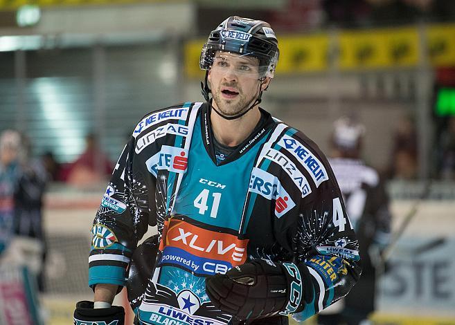 Mario Altmann (EHC Liwest Black Wings Linz) EHC Liwest Black Wings Linz vs Vienna Capitals