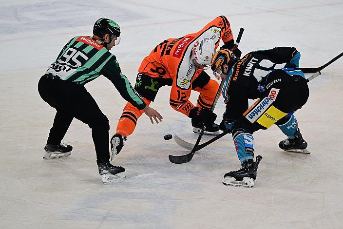 Markus Vela (Moser Medical Graz 99ers), Luka Maver (Steinbach Black Wings Linz) Win2Day ICE Hockey League,  Steinbach Black Wings Linz vs Moser Medical Graz 99ers,  Linz AG Eisarena 