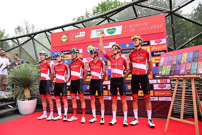 Das Team Österreich mit Gregor Mühlberger (AUT, Austria) 1. Etappe von Graz - Gamlitz, 188km, Tour of Austria