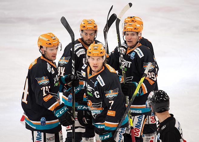 Brian Lebler (Steinbach Black Wings 1992), feiert sein Tor zum 3 zu 0, Steinbach Black Wings 1992 vs iClinic Bratislava Capitals, Qualifikationsrunfe Eishockey, Bet at Home ICE Hockey League
