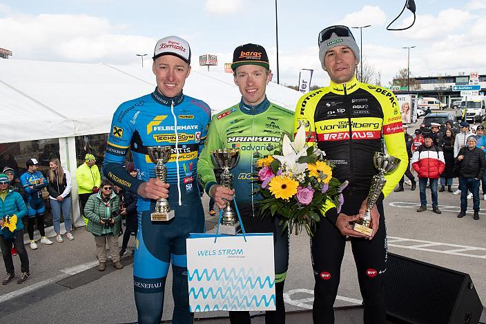 Siegerpodest Herren 2. Platz Matthias Reutimann (SUI, Team Vorarlberg), 1. Platz Rainer Kepplinger (AUT, Hrinkow Advarics), 3. Platz Florian Kierner (Team Felbermayr Simplon Wels), Herren Elite, U23, Radliga, 60. Raika Kirschbluetenrennen, Wels, Oberösterreich