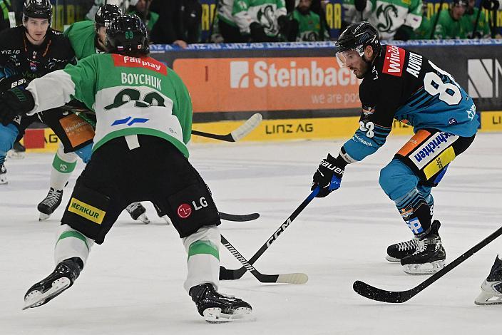 Yohann Aumtu (Steinbach Black Wings Linz), Zach Boychuk (HK Olimpija Ljubljana), 49. Runde ICE, Steinbach Black Wings Linz vs Olimpija Ljubljana, Linz AG Eisarena 
