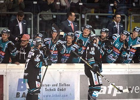 Linz jubelt  EHC Liwest Black Wings Linz vs HC Orli Znojmo