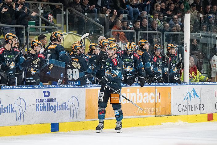 Graham Knott (Steinbach Black Wings Linz)0 feiert das Tor zum 2 zu 1 im Shoot out, Steinbach Black Wings Linz vs EC Red Bull Salzburg, Linz AG Eisarena 
