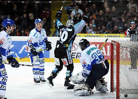 Brad Purdie erzwingt die Overtime, Spielstand 6 zu 6, Liwest Black Wings Linz vs. KHL Medvescak Zagreb