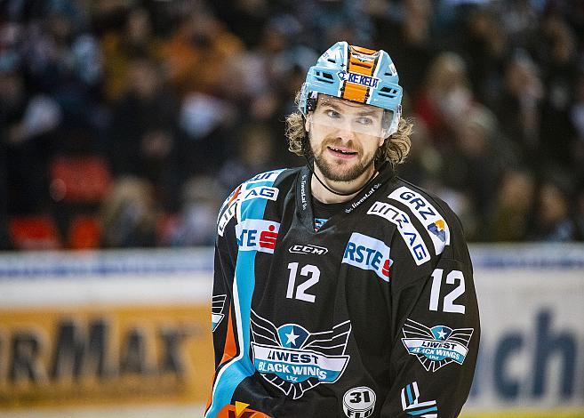 Im Bild:  Alexander Cijan (EHC Liwest Black Wings Linz), Eishockey,  EHC Liwest Black Wings Linz vs Spusu Vienna Capitals