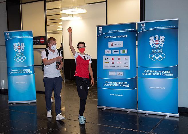Olympiasiegerin Anna Kiesenhofer (AUT) kommt in am Flughafen Wien Schwechat an.