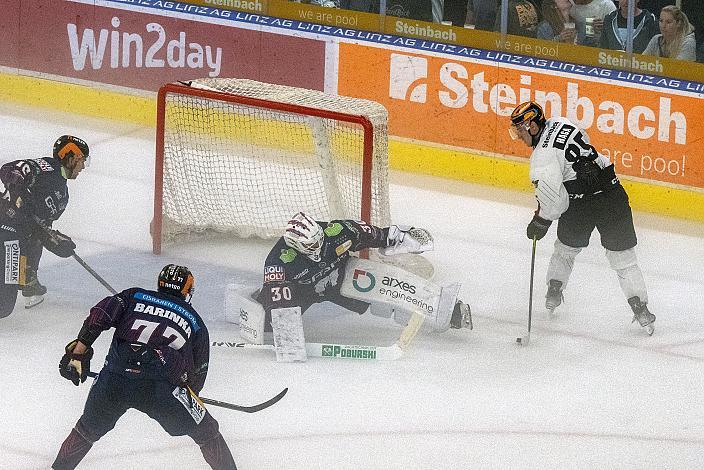 Michael Haga (Steinbach Black Wings Linz) bezwingt Tormann Juho Markkanen (Eisbären Berlin) in der Overtime , Steinbach Black Wings Linz vs Eisbären Berlin,  WIn2day ICE Hockey League