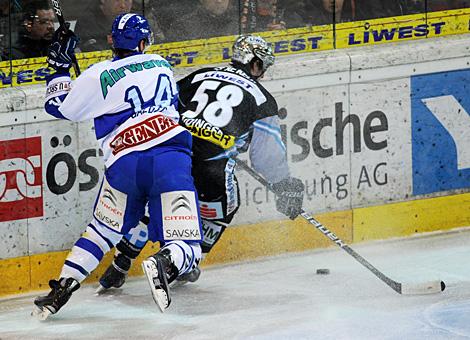 Christian Haidinger Liwest Black Wings Linz vs. Ben Gazdic, KHL Medvescak Zagreb