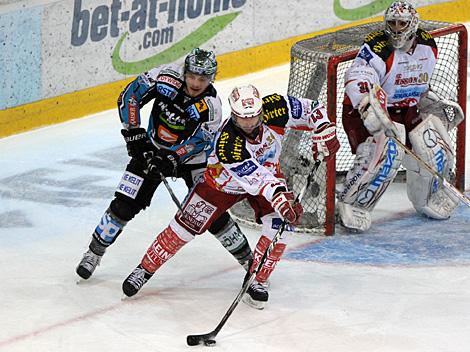 Brian Lebler, Linz und Johannes Kirisits, KAC, EHC Liwest Black Wings Linz vs. EC KAC Finale 3