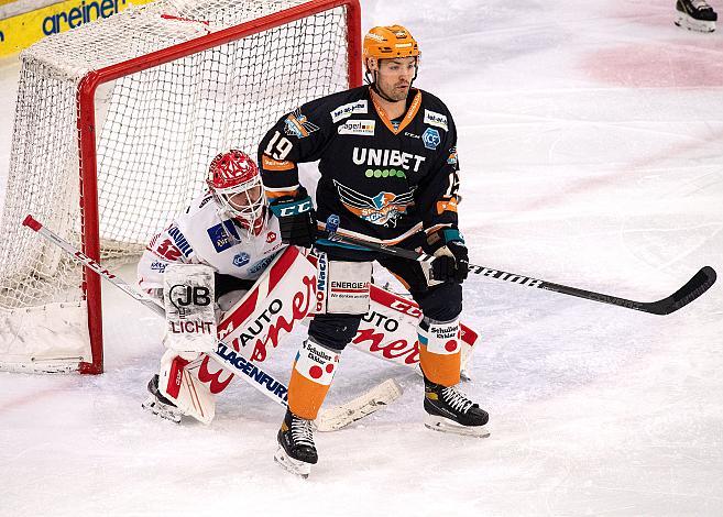 Tormann Sebastian Dahm (EC KAC), Andrew Kozek (Steinbach Black Wings 1992) Black Wings Linz vs EC KAC , Eishockey, Bet at Home ICE Hockey League