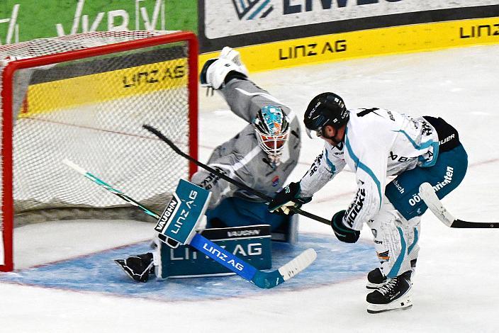 Tormann Dylan Wells (Steinbach Black Wings Linz), Luca Erne (Steinbach Black Wings Linz) Start Eistraining, Linz AG Eisarena 