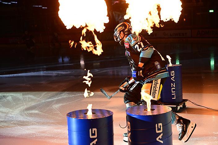 Shawn St.Amant (Steinbach Black Wings Linz)  Win2Day ICE Hockey League,  Steinbach Black Wings Linz vs  Pioneers Vorarlberg,  Linz AG Eisarena